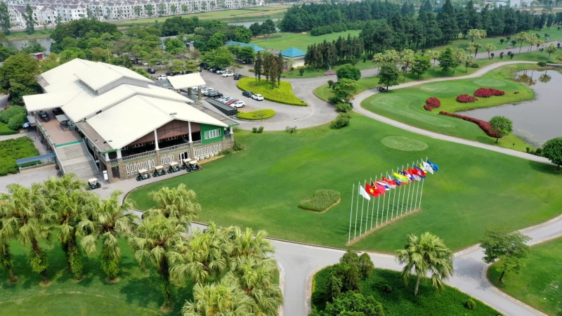 Sân golf ở Vĩnh Phúc Heron Lake Golf Resort (Đầm Vạc)