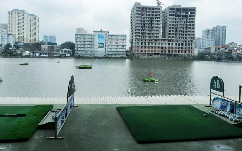 Không gian thoáng mát của sân tập golf Lê Văn Lương