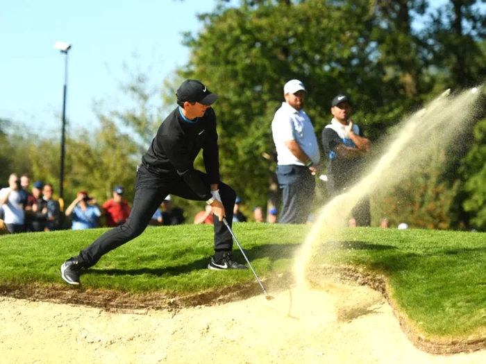 Thuật ngữ chỉ cú đánh trong cát gây ra hiện tượng nhiều hạt cát nhỏ văng theo bóng golf