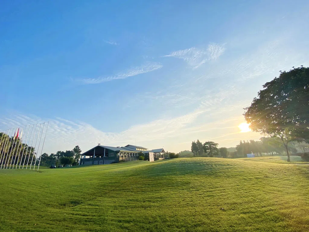 Hình ảnh sân golf Đầm Vạc Vĩnh Phúc - Heron Lake Golf Resort Alegolf (1)