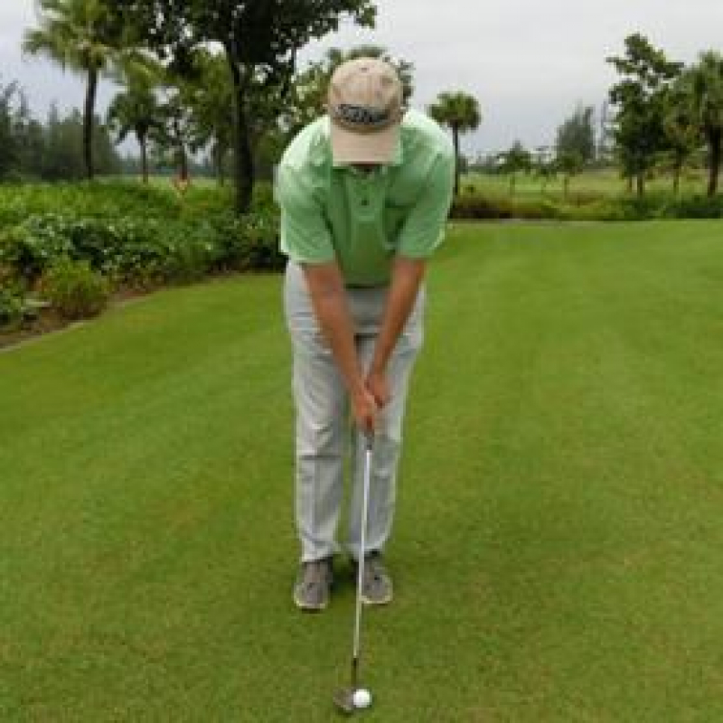 Mẹo chíp bóng dễ dàng hơn trong khi đánh golf