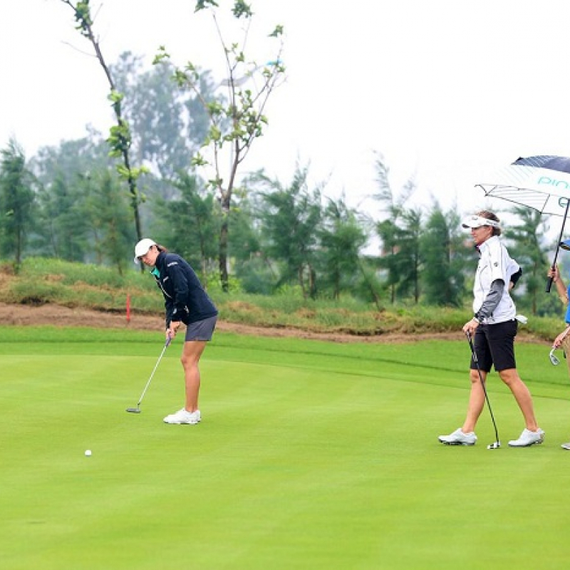 Trải nghiệm sân golf FLC Sầm Sơn của 2 nữ golfer