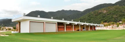 Khu vực sân tập của sân golf Nara Bình Tiên