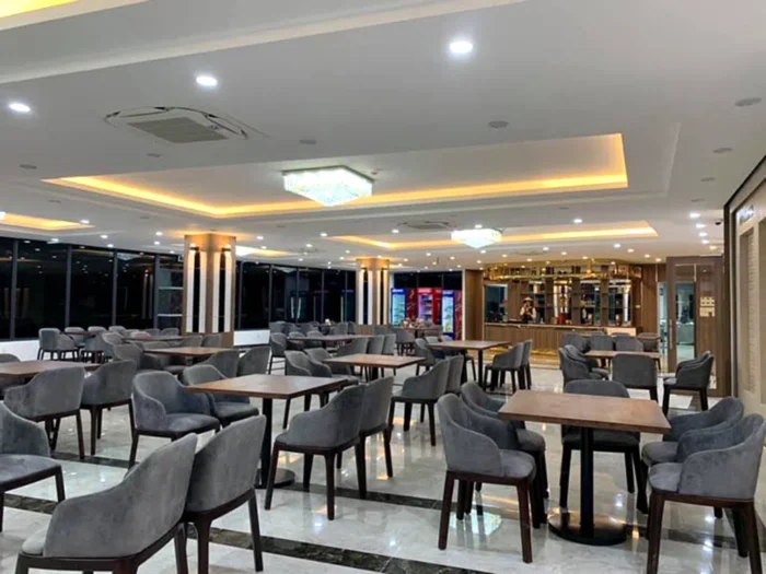 Nhà hàng tại sân golf