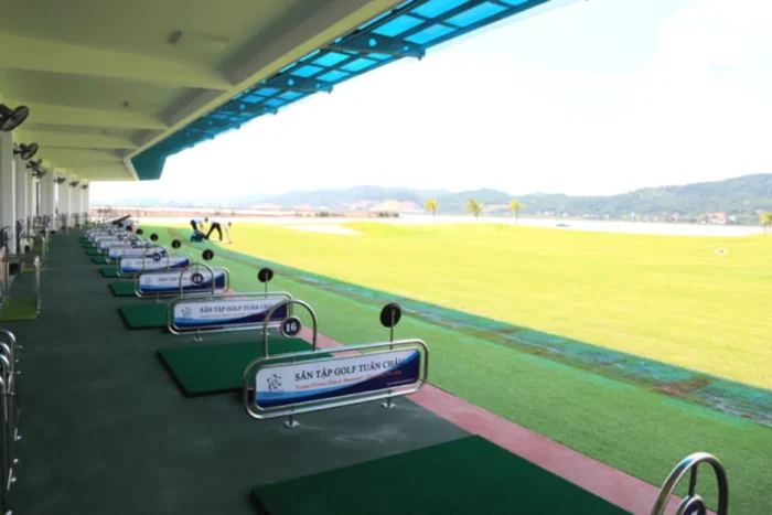 Làn tập golf tại sân golf Tuần Châu Quảng Ninh