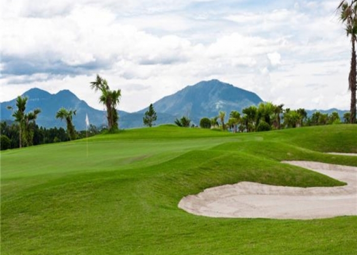 Sân golf ở Vĩnh Phúc Heron Lake Golf Resort (Đầm Vạc)