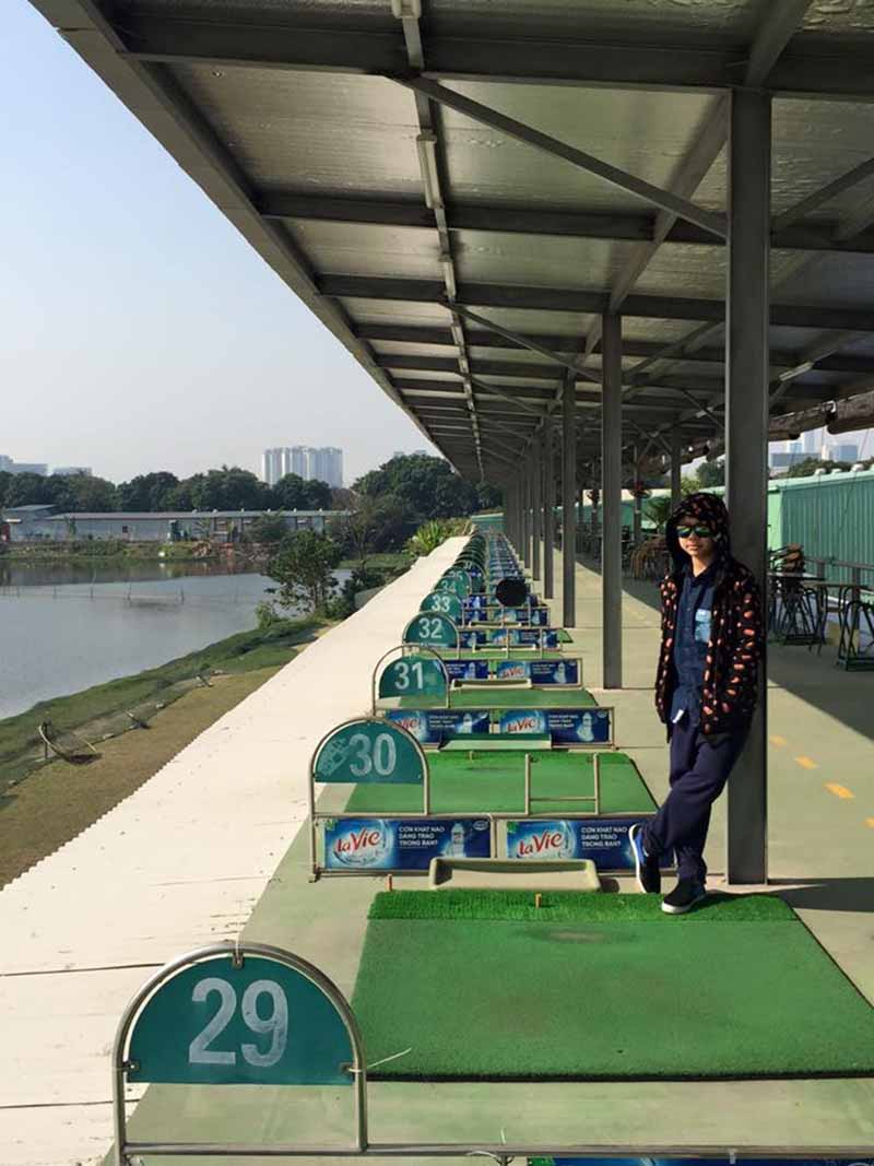 Sân tập golf Lê Văn Lương với chiều dài khoảng 280 đến 300 yards