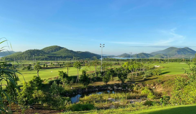 Review 3 sân tập golf ở Nghệ An hàng đầu dành cho golfer