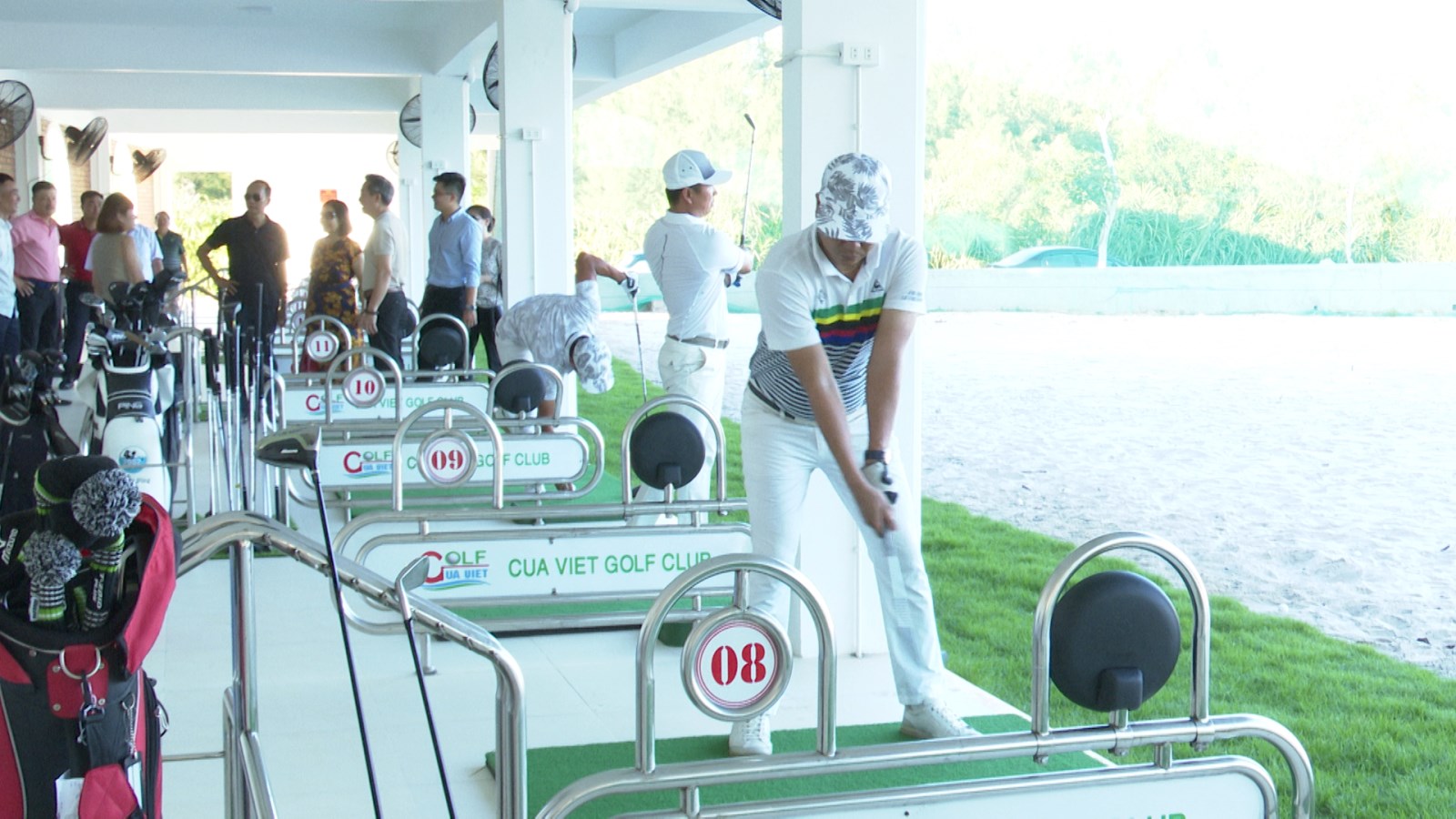 Sân tập golf ở Quảng Trị thu hút đông đảo golfer đến trải nghiệm
