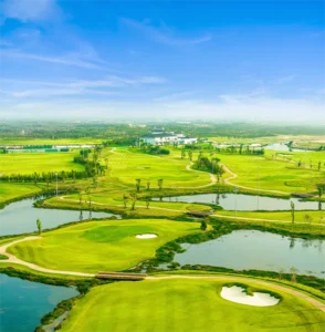 Vinpearl Golf Léman Củ Chi sở hữu cảnh quan xanh mát với quy mô 36 hố tiêu chuẩn quốc tế. Vinpearl Golf Léman Củ Chi sở hữu cảnh quan xanh mát với quy mô 36 hố tiêu chuẩn quốc tế.