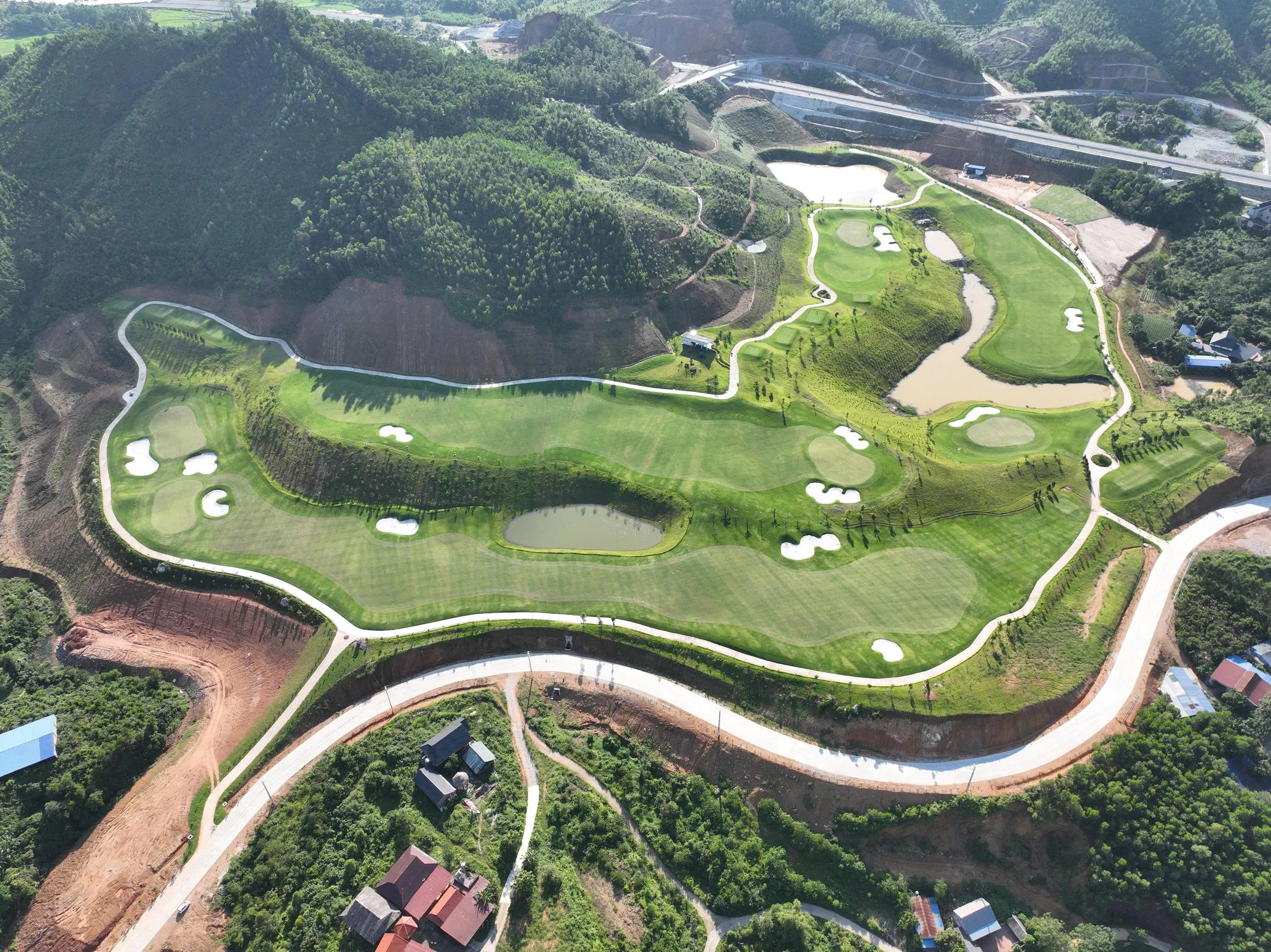 Sân golf Thái Nguyên