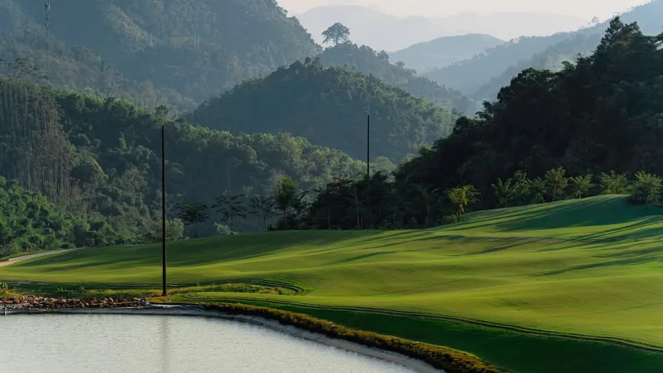 Montana Kỳ Sơn Hòa Bình Alegolf